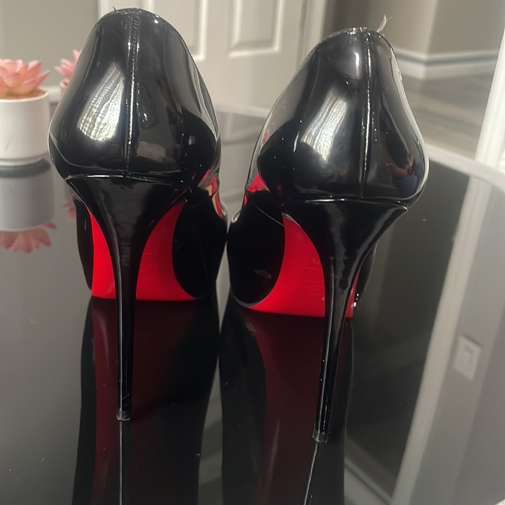 Black Louboutin - Picture 4 of 4